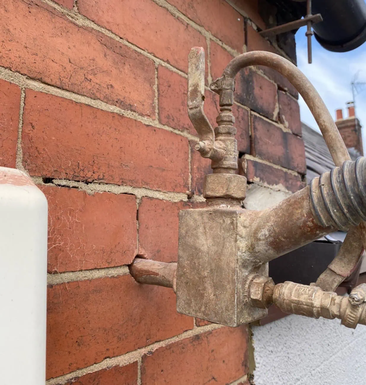 Cavity wall insulation injection